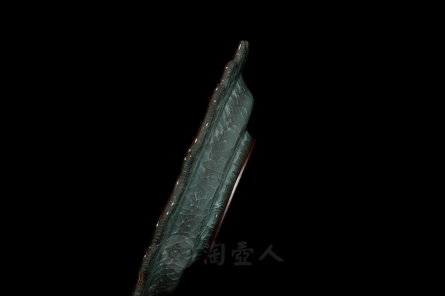 冰裂葵口盘