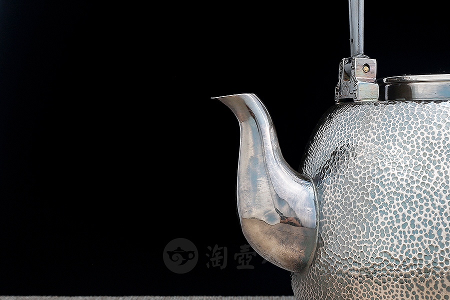 花钮锤纹提梁
