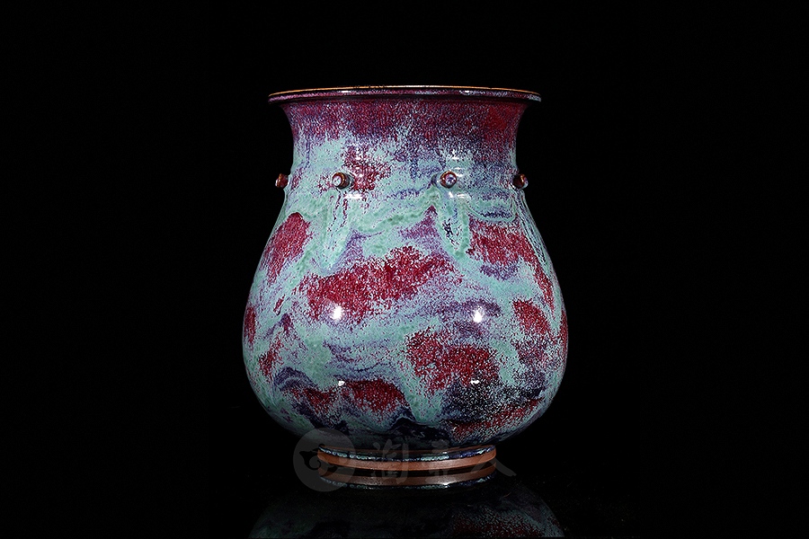 汉代鼓钉尊