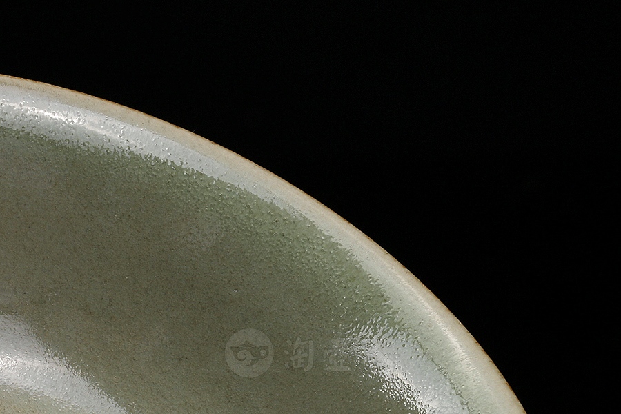 越窑秘色秞托烧莲瓣盏