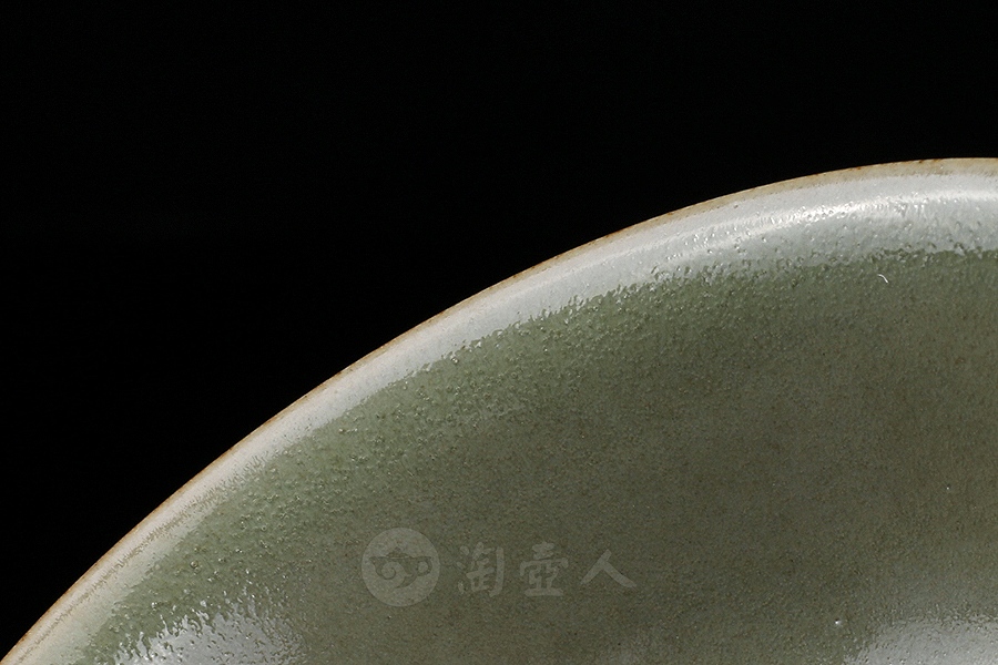 越窑秘色秞托烧莲瓣盏