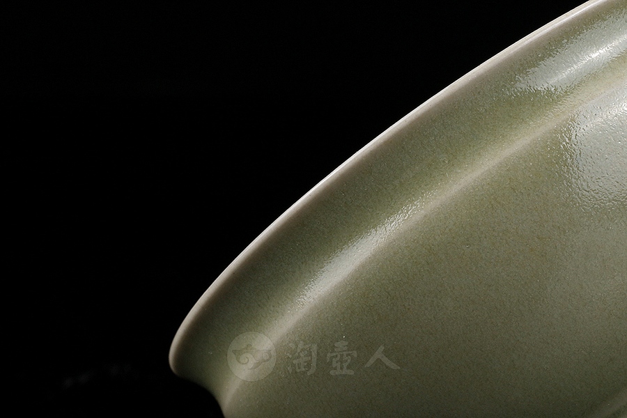 越窑秘色秞束口盏