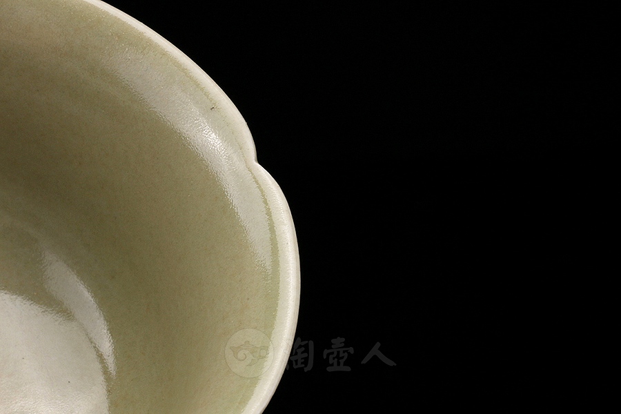 越窑秘色秞葵口盖碗