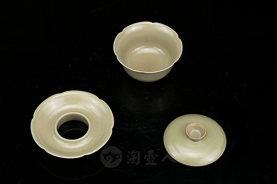 越窑秘色秞葵口盖碗