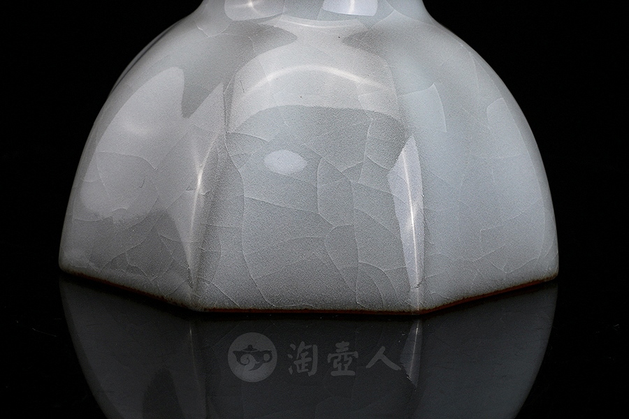 月白釉官窑八方杯(敛口)