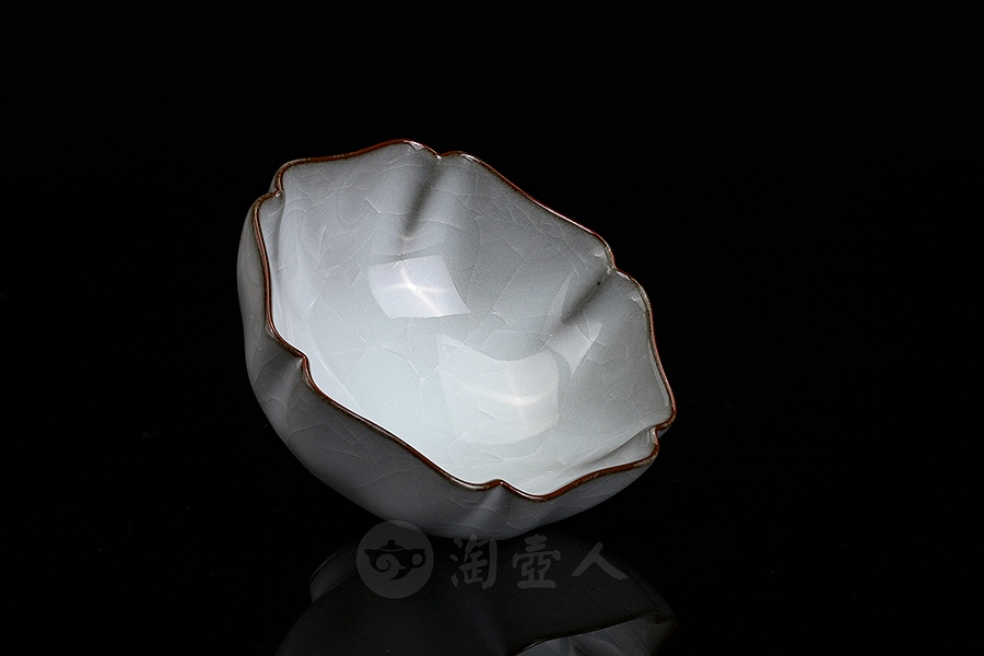 月白釉官窑六合杯