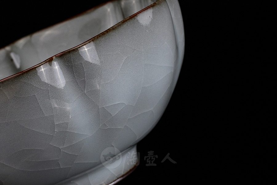 月白釉官窑六合杯