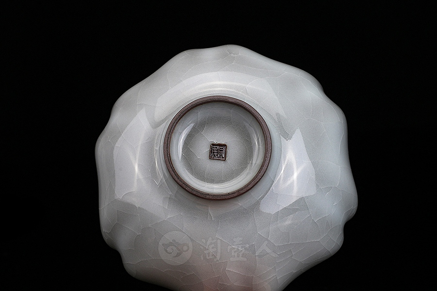 月白釉官窑六合杯