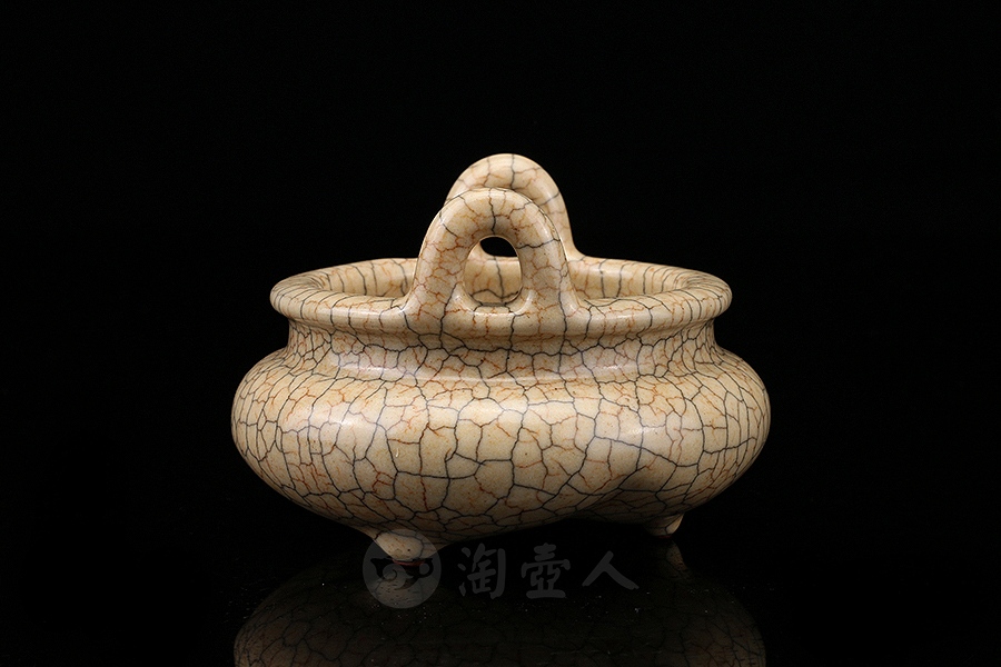 哥窑三足炉