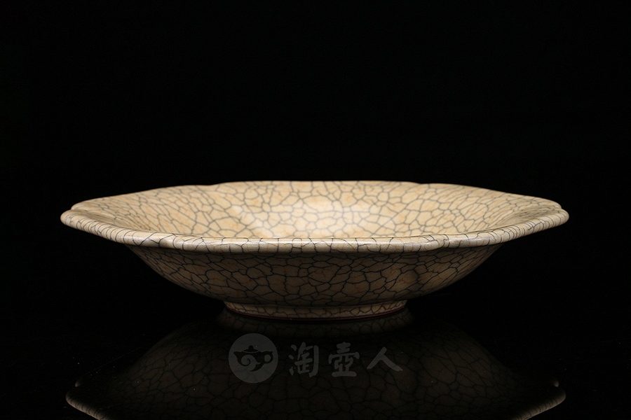 哥窑葵花式盘