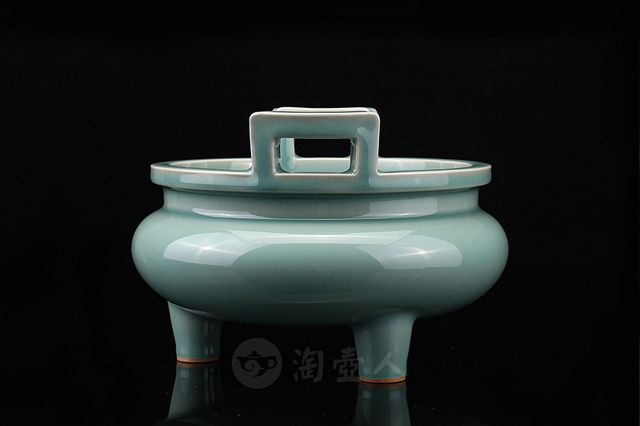 双耳三足炉