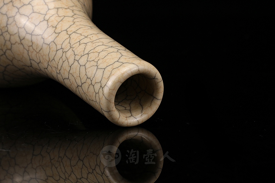 哥窑胆瓶