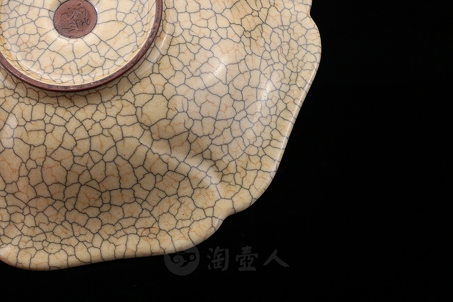 哥窑葵花式盘