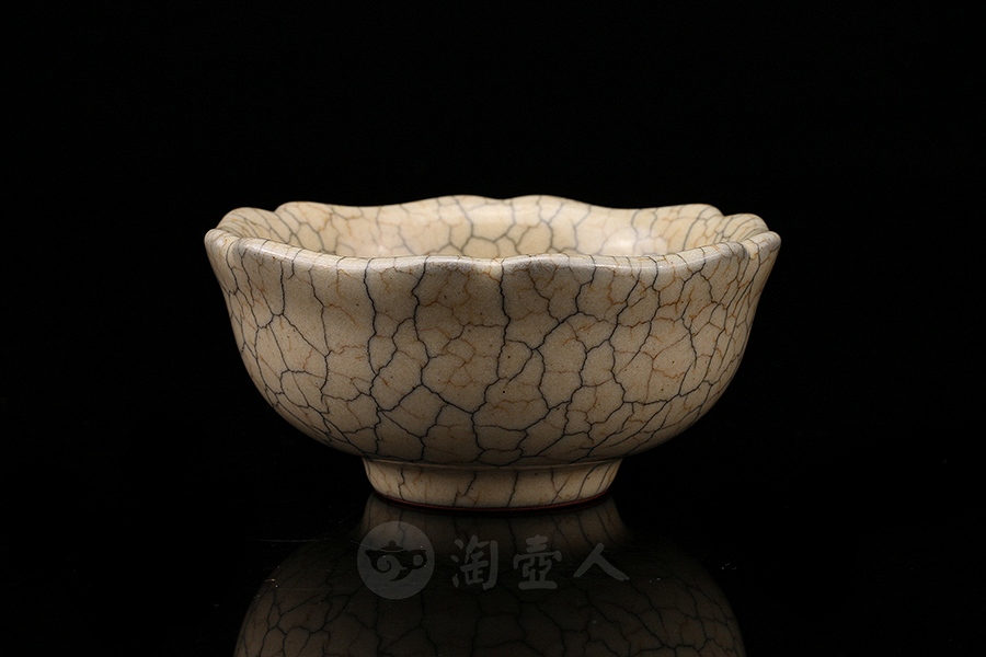 哥窑花口杯