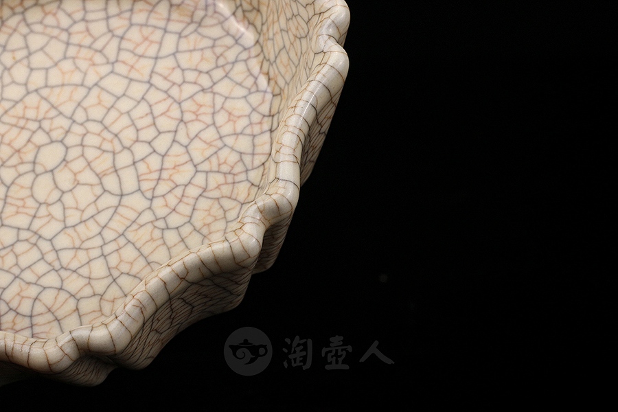 哥窑海棠洗