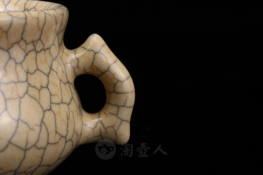 哥窑鱼耳炉