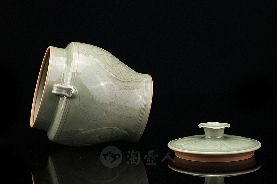 茶叶罐·双耳荷花