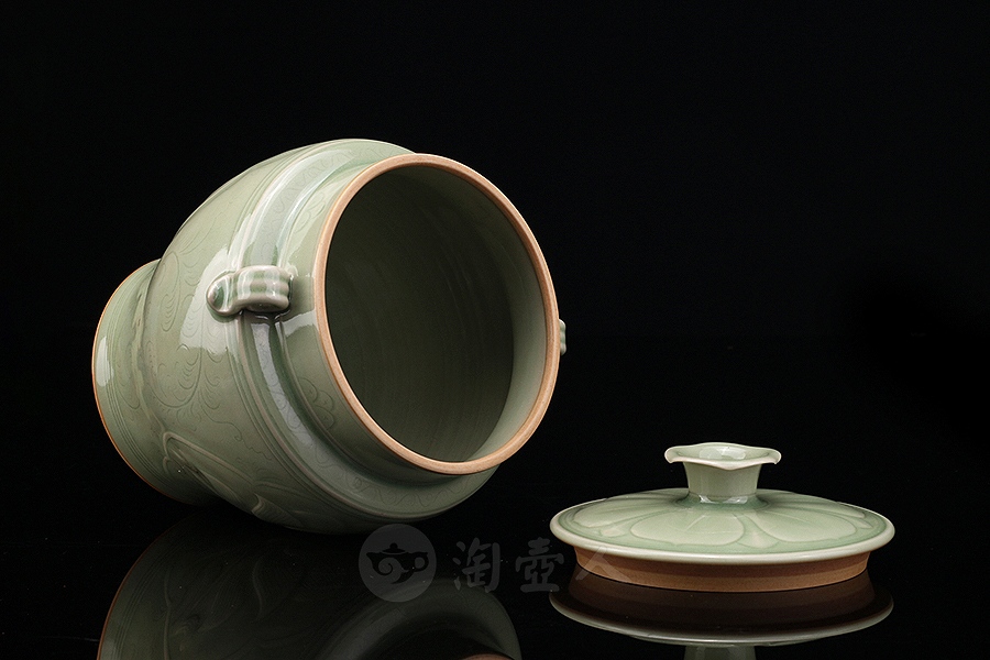 茶叶罐·双耳荷花