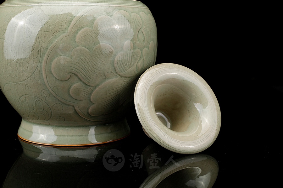 双系长颈盖瓶(中号)