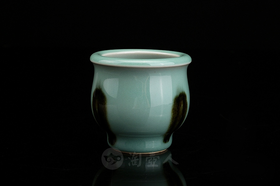 青釉点彩杯·高