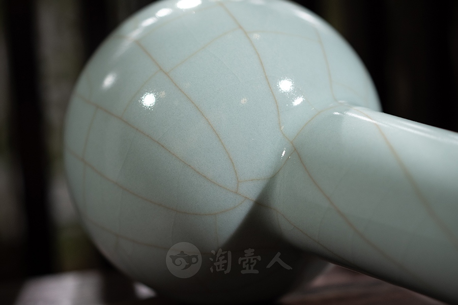 直颈盘口瓶