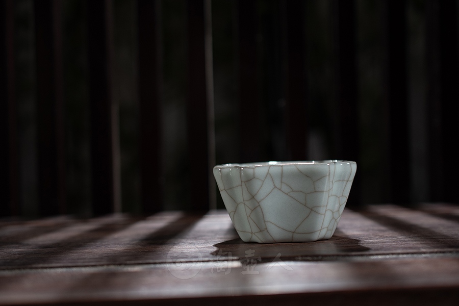 支钉倭角四方杯