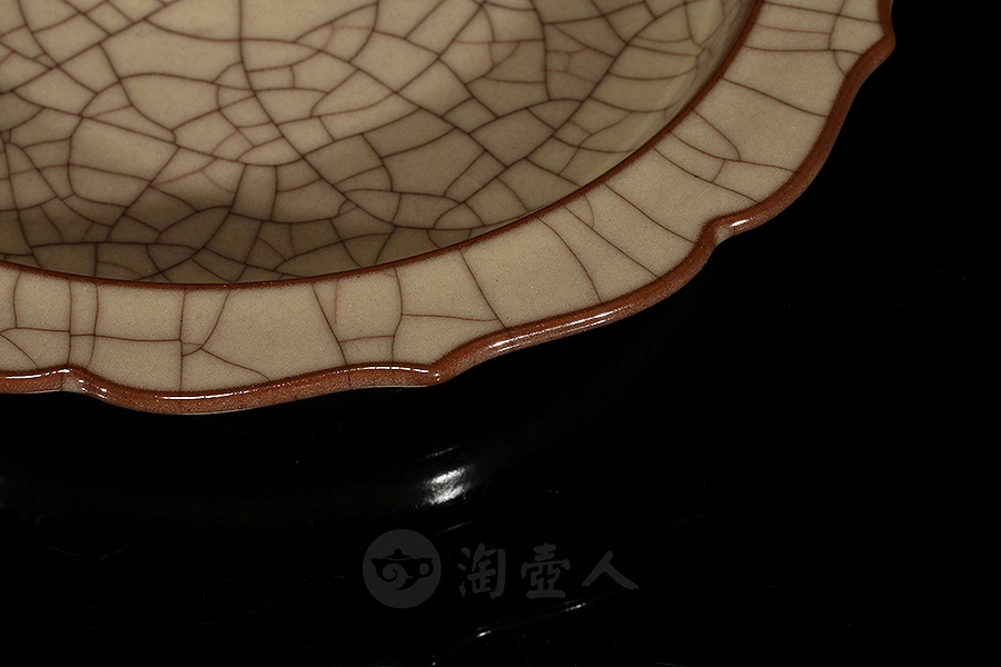 葵口壶承