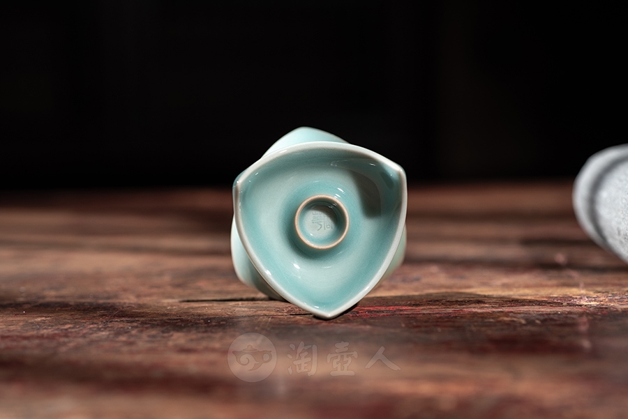 瓦片托
