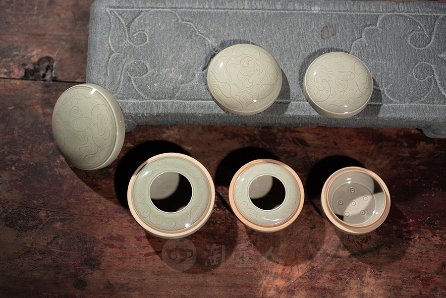 中号粉盒