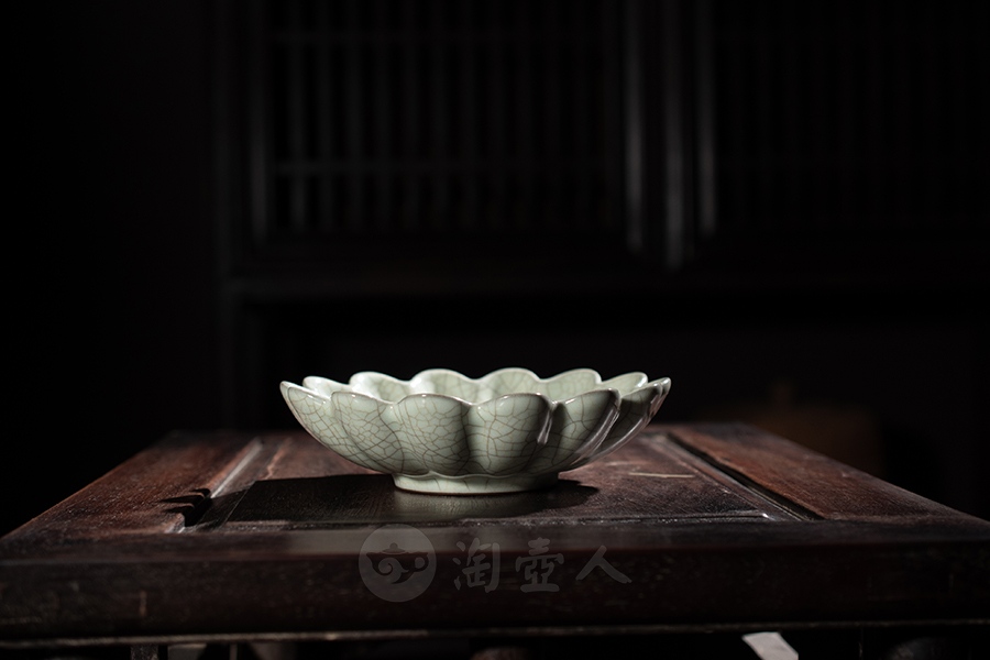 菊瓣盘(金丝铁线)