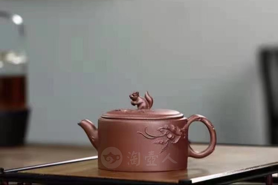 松鼠葡萄