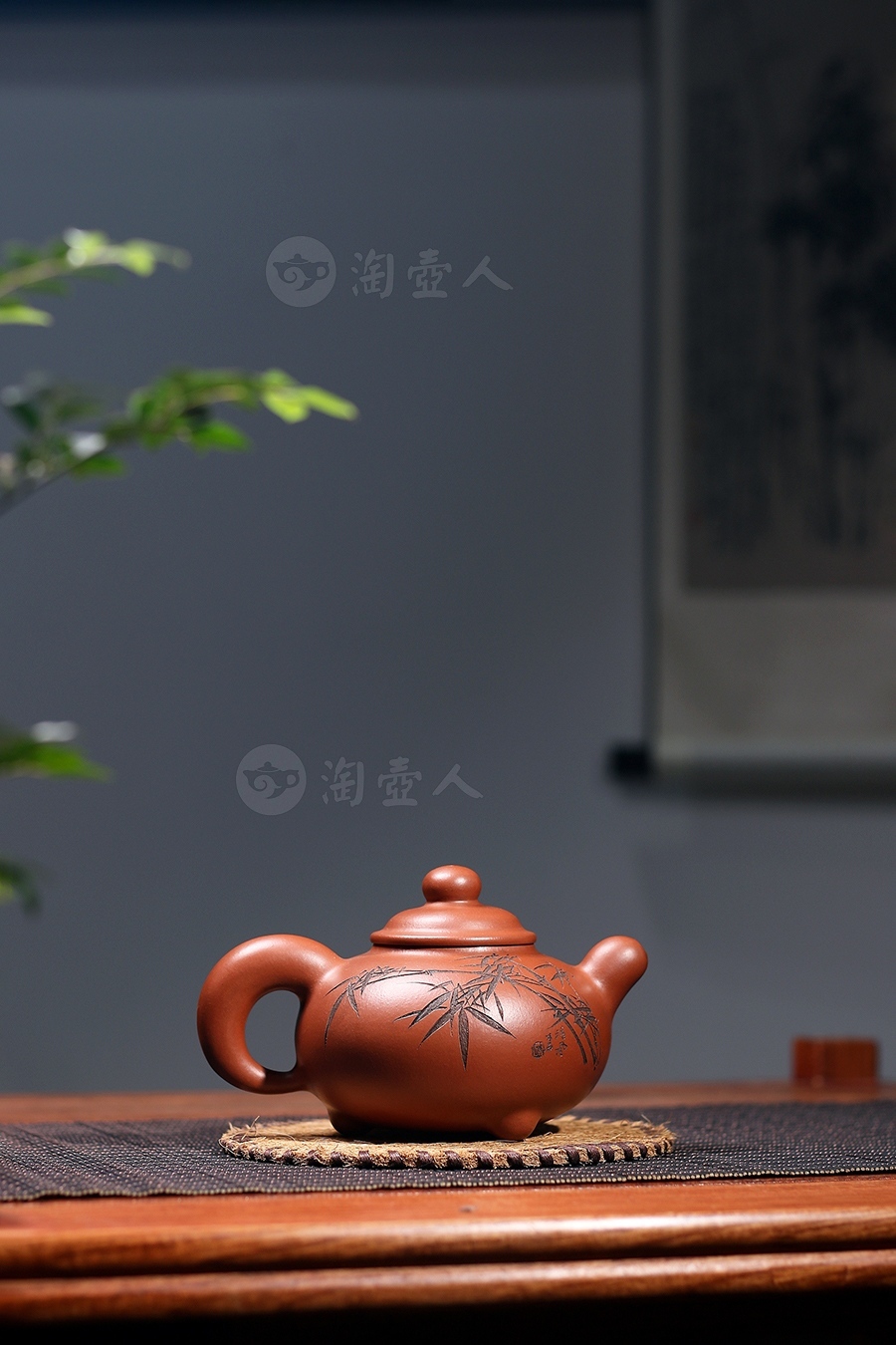 润泽壶(木石刻绘)