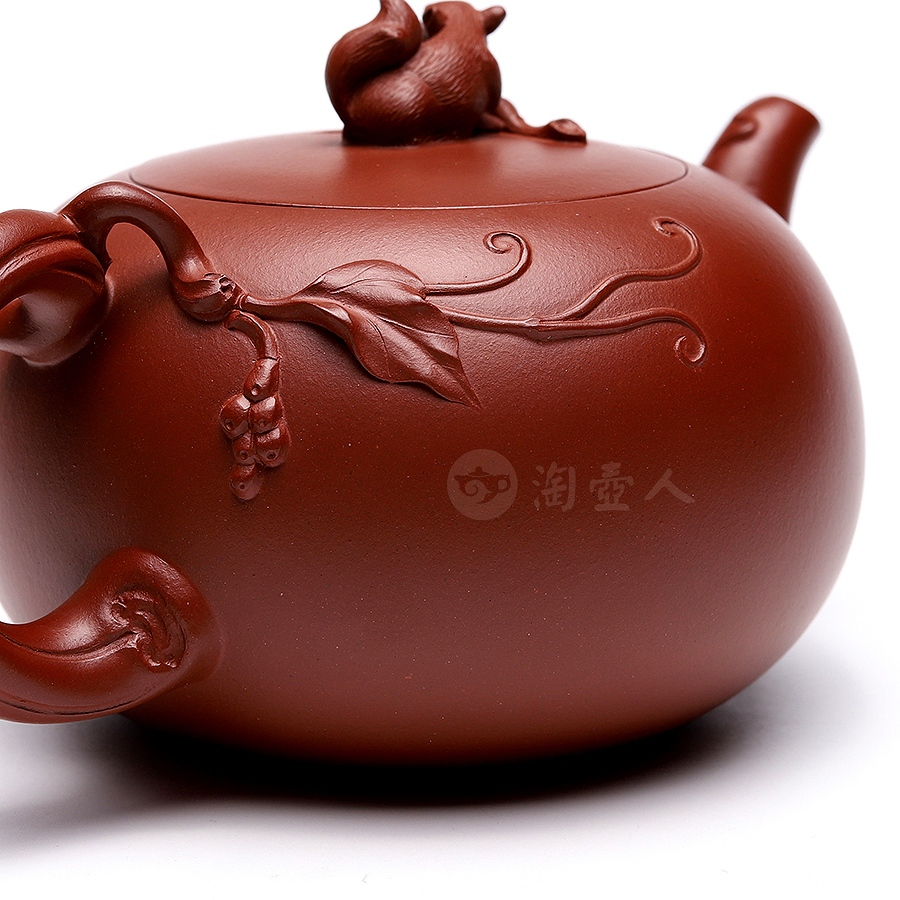 松鼠葡萄一粒珠