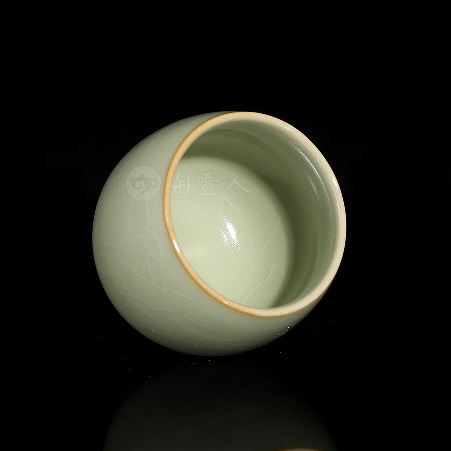 佛缘手握杯