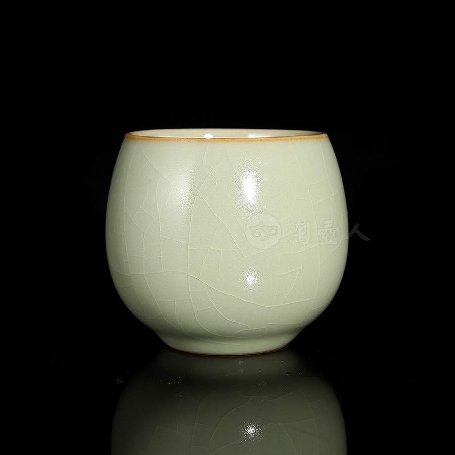 佛缘手握杯