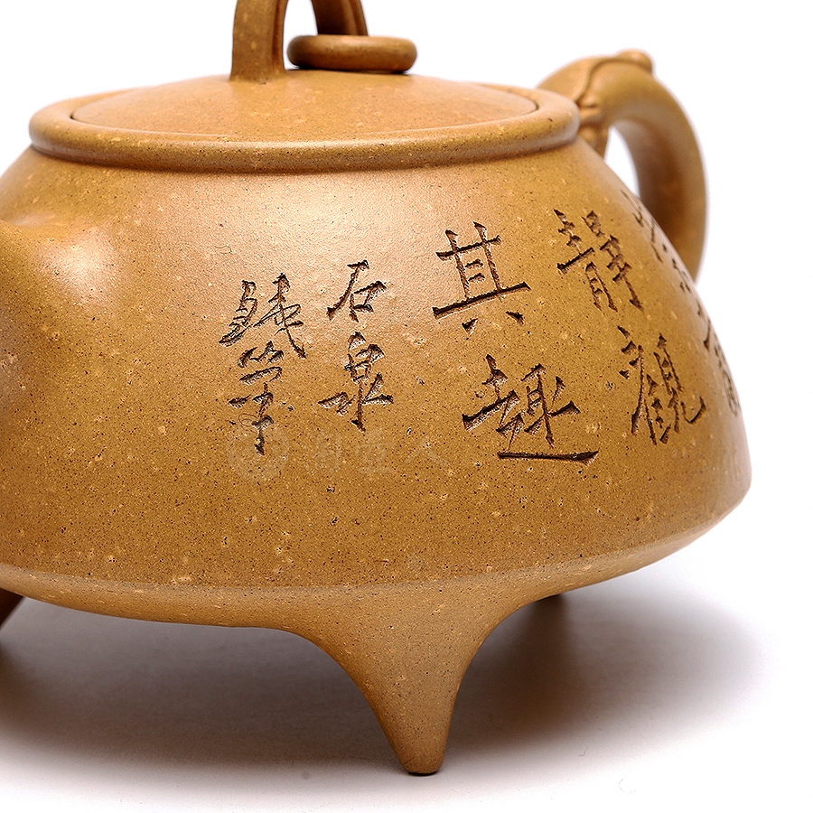 环龙三脚鼎(谭泉海刻绘)
