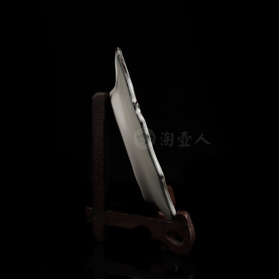 叶脉盘壶承