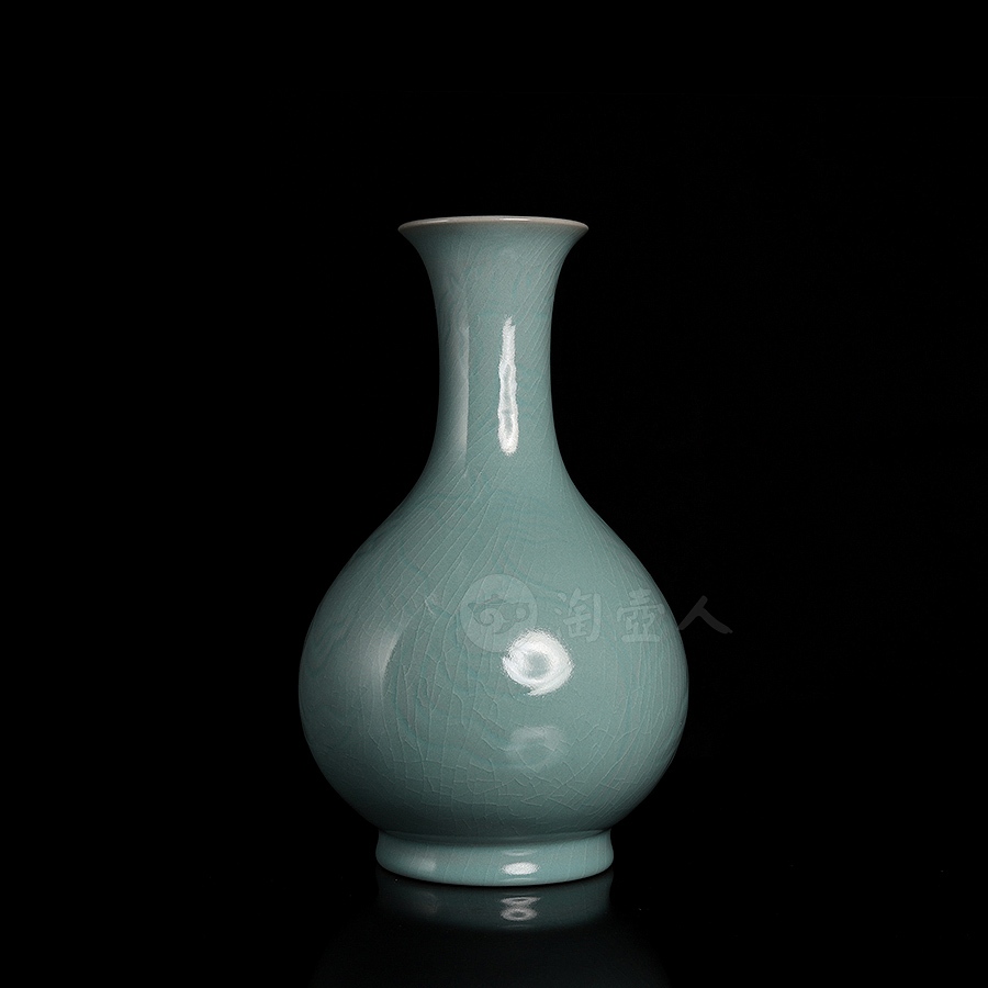 仿古刻花鹅颈瓶(孤品)