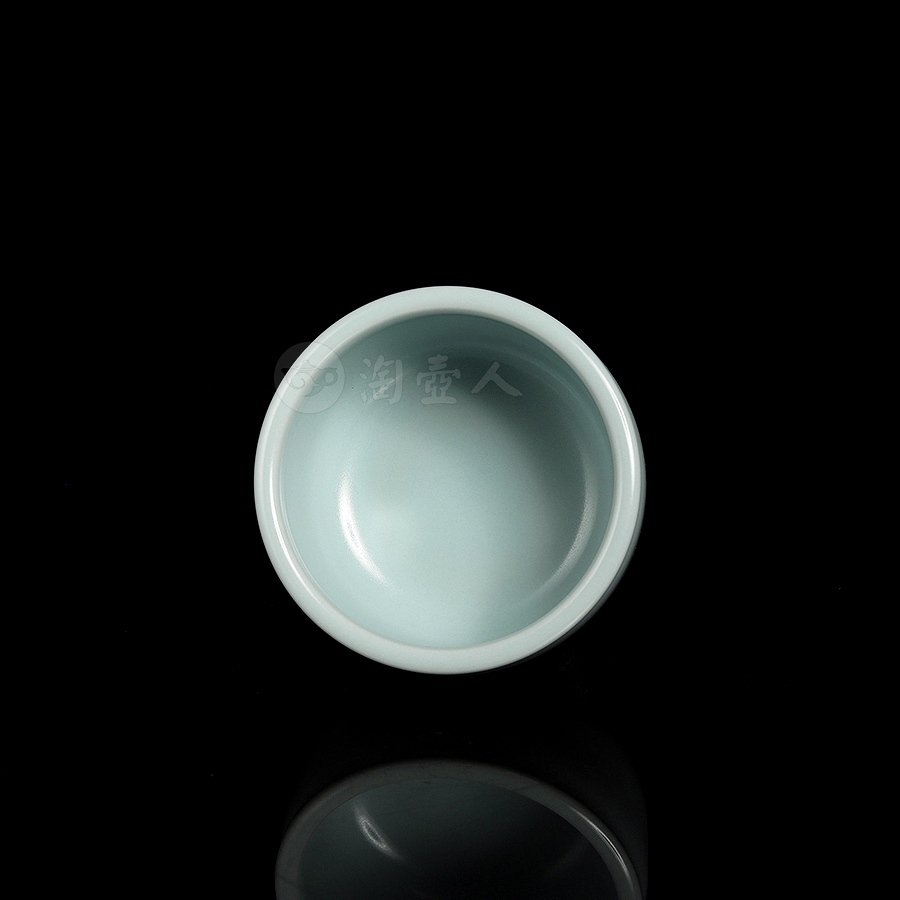 凝脂·支钉卧足杯