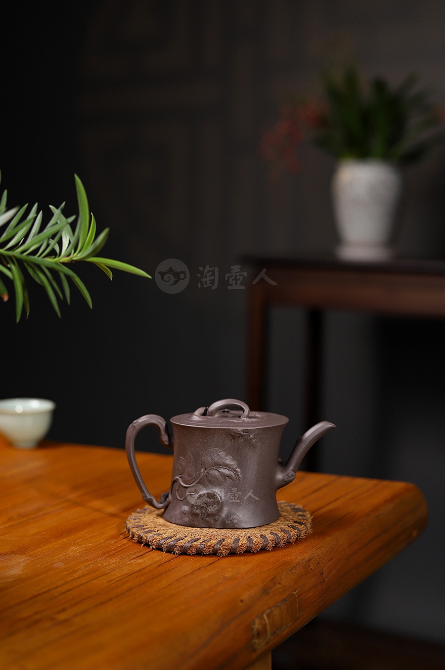 全手薄胎松鼠葡萄壶