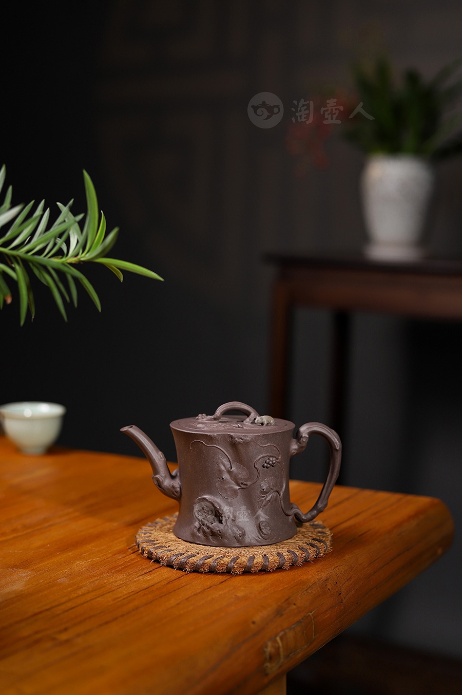 全手薄胎松鼠葡萄壶