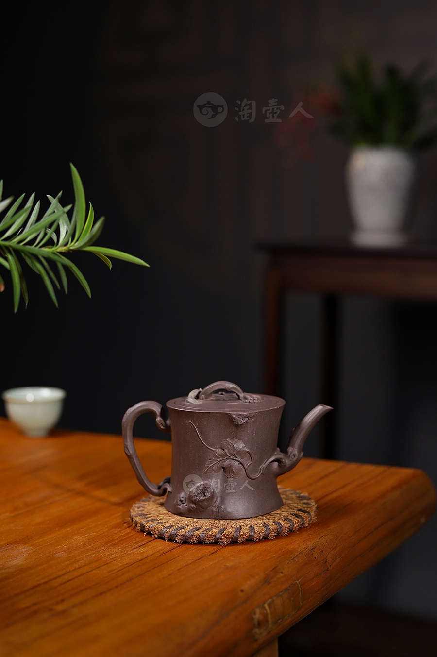 全手薄胎松鼠葡萄壶