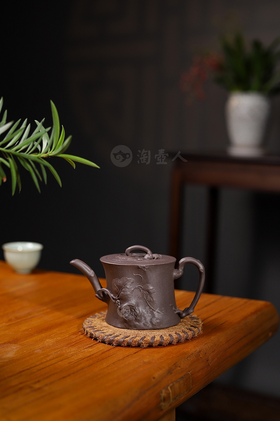 全手薄胎松鼠葡萄壶