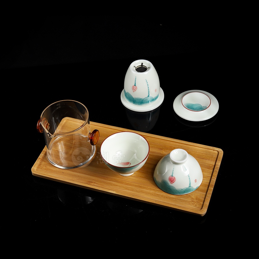 手绘粉青荷红茶泡套组