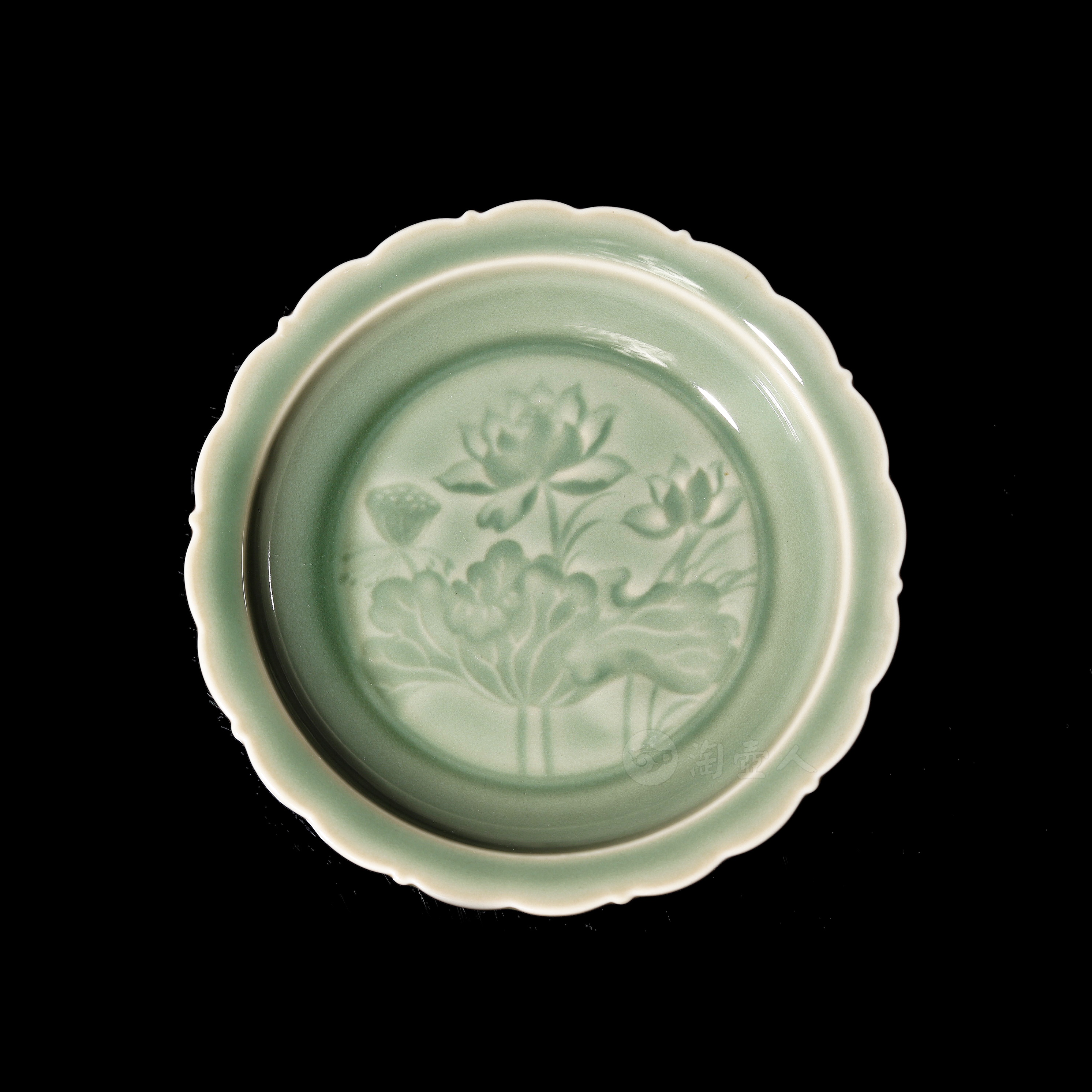 青瓷浮雕壶承-青色