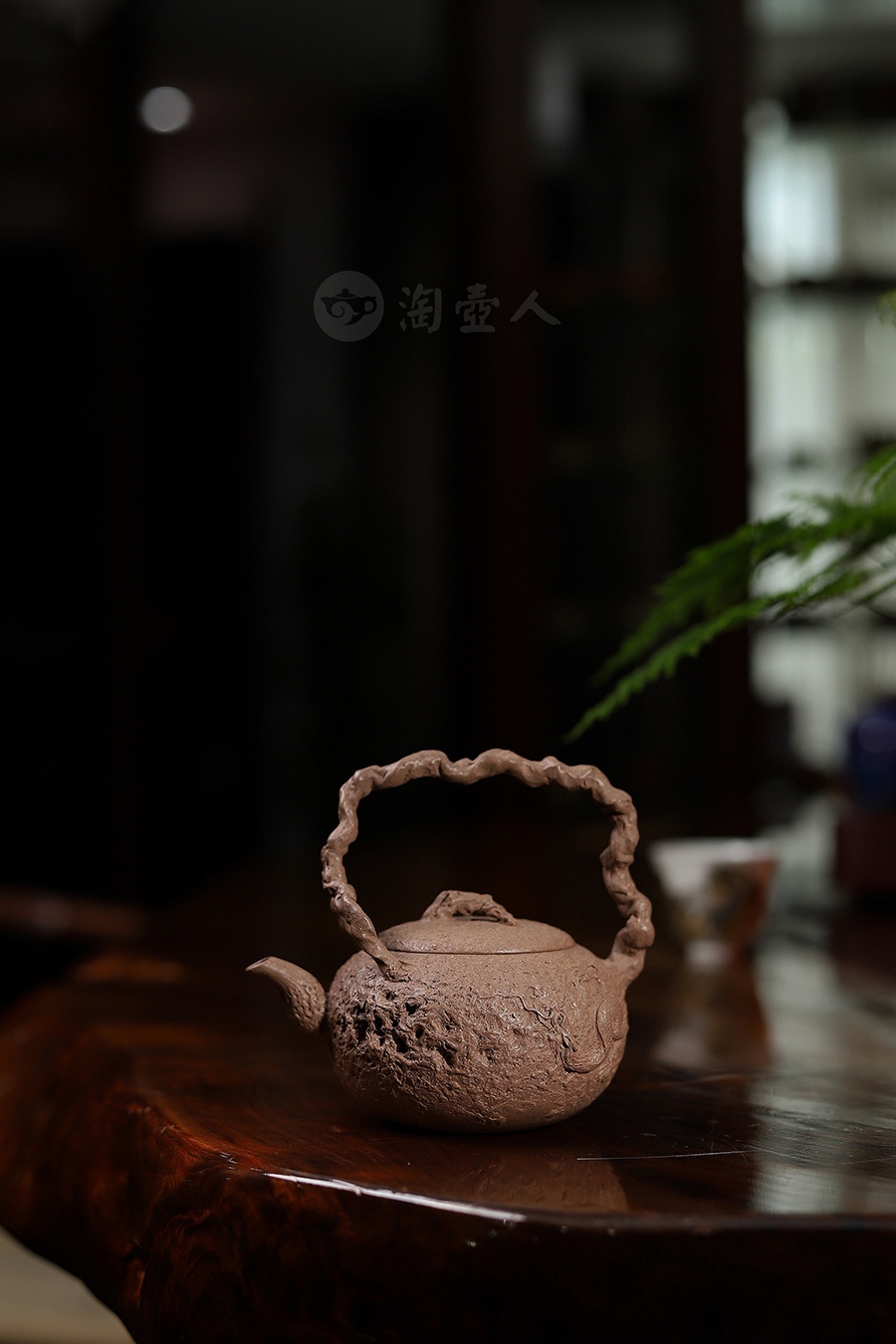 全手隐龙供春提梁壶