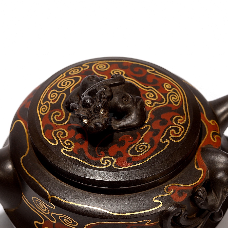 镶金祥云戏瑞壶