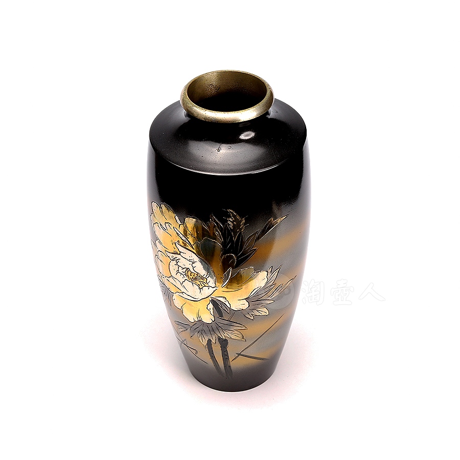 铜制赏花瓶