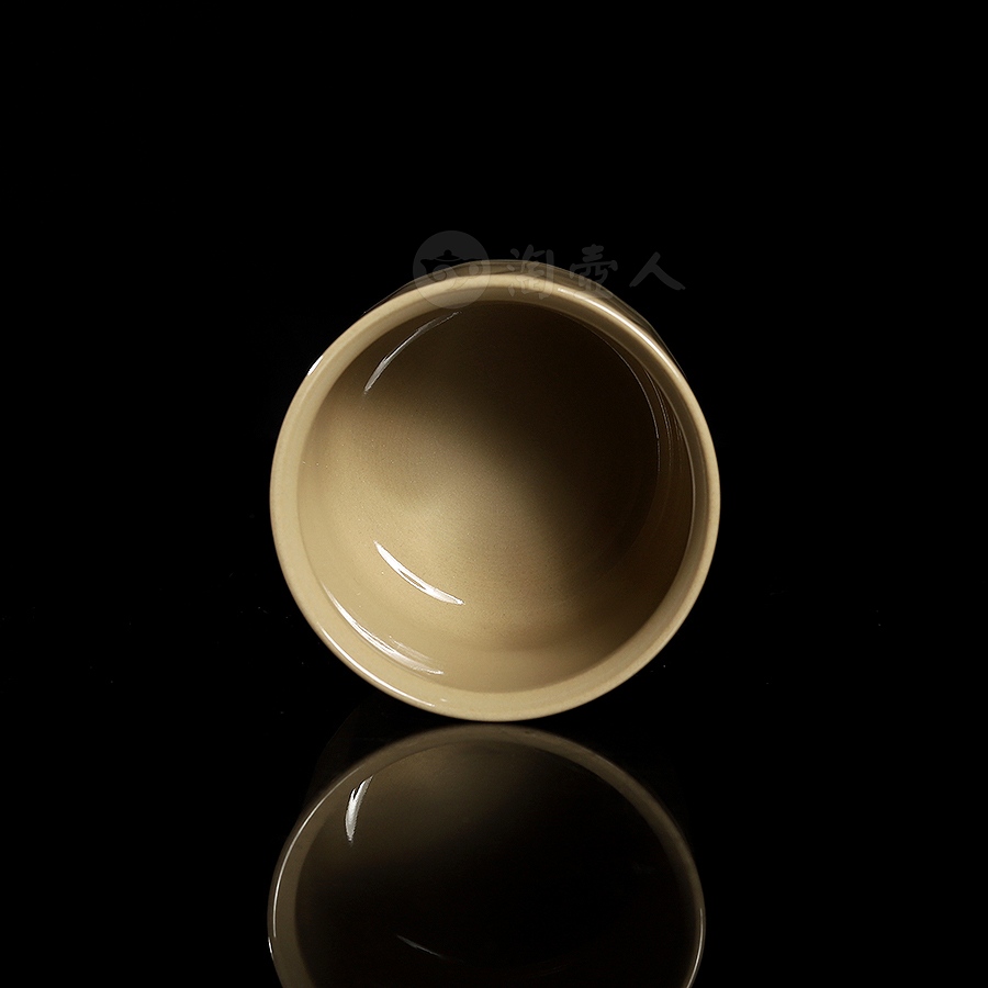 米黄釉御莲手工杯(高)