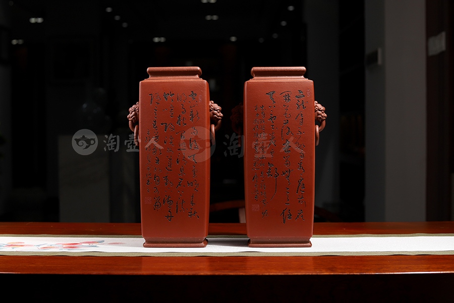 四方狮耳尊对瓶